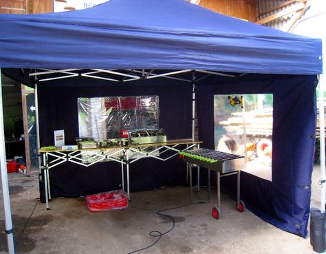 zeltüberdachtes Buffet